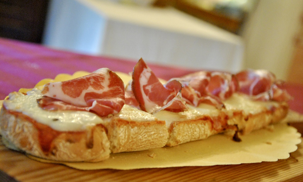 montagna-spaccata-recoaro-menu-bruschetta